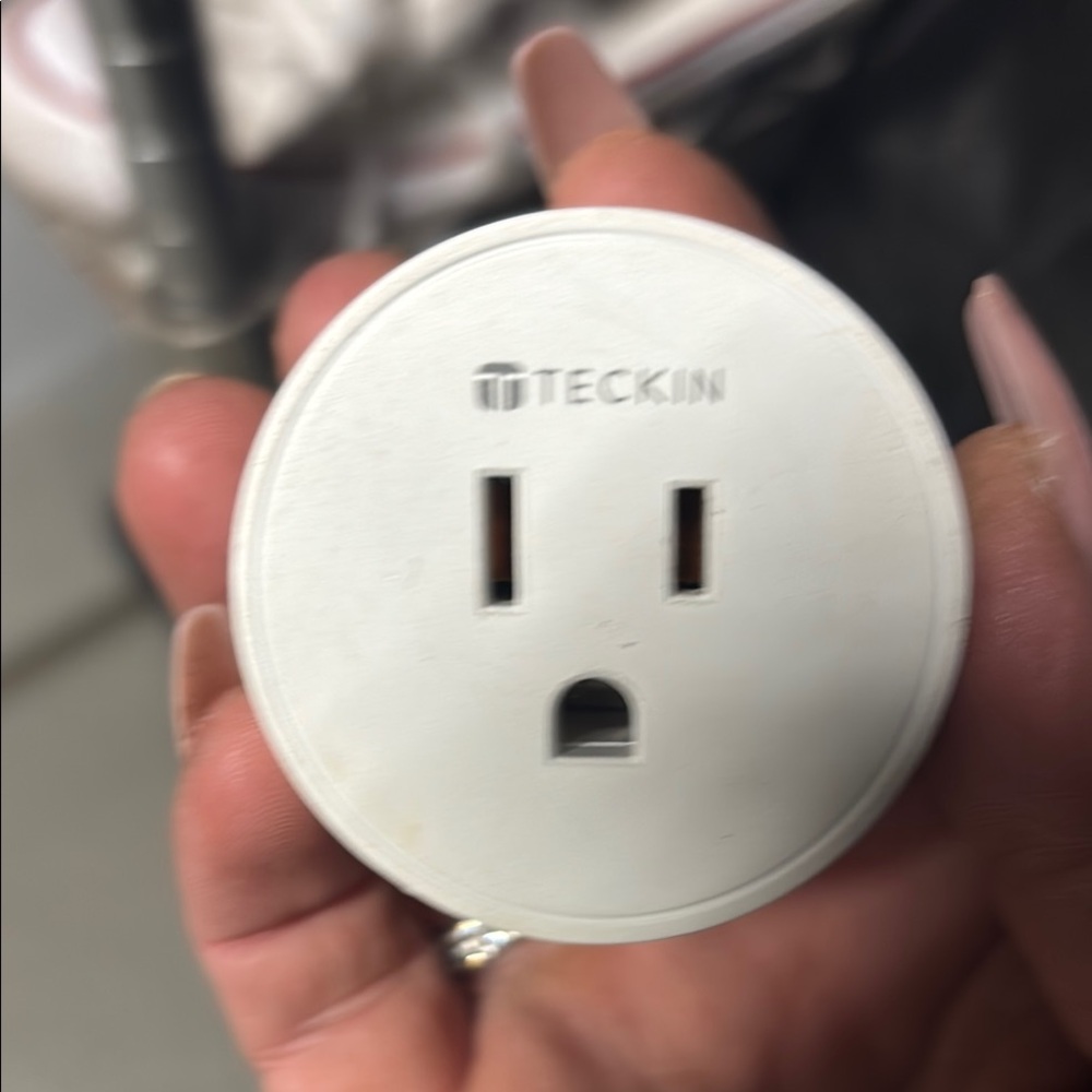 (2) Teckin Smart Plugs White
 Quantity 2